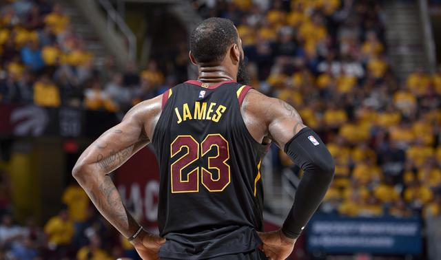 相比之下 相比之下