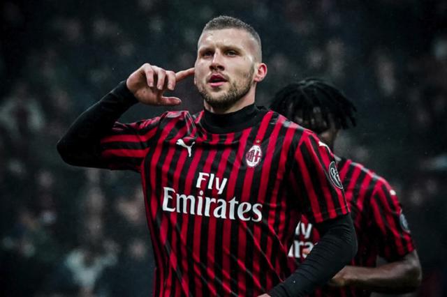 公开批评裁 公开批评裁